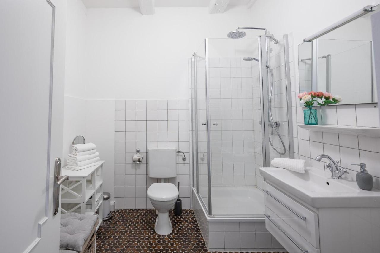 Altes Kontorhaus Kajuete Apartment Husum  Bagian luar foto